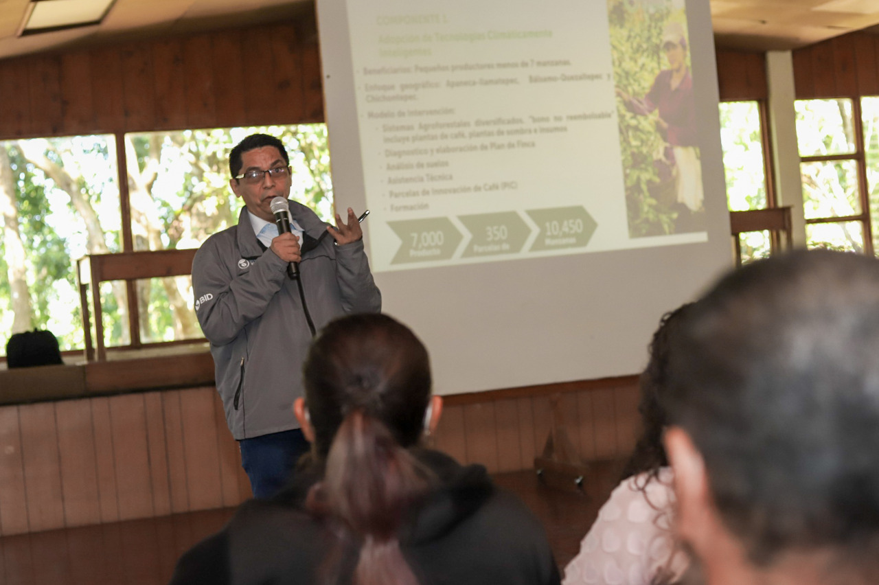 inician-programa-de-fortalecimiento-de-la-resiliencia-climatica-de-los-bosques-cafetaleros-de-el-salvador-en-juayua